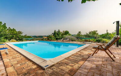 Casa Bellavista: Water, Lucht, Fabriek, Gebouw, Eigendom, Zwembad, Azure, Boom, Schaduw, Rechthoek