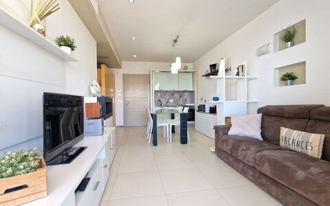 Suite Le Vele: Interieur Ontwerp, Flooring, Meubilair, Verdieping, Kamer, Plafond, Appartement, Woonkamer, Televisie, Huis