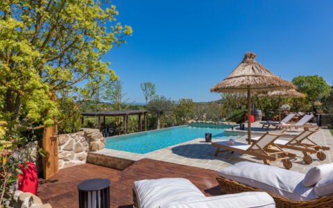 Casa Vacanze Paradiso: Water, Lucht, Eigendom, Fabriek, Azure, Buitenmeubels, Boom, Schaduw, Vrije Tijd, Landschap