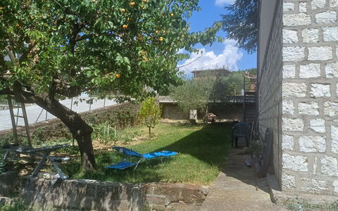 Casa Della Selce: Tuin, Backyard, Steen, Schaduw, Werf