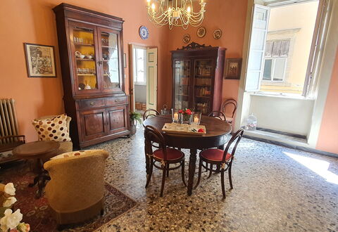 Residenza Otello: Fotolijst, Meubilair, Eigendom, Tafel, Stoel, Spiegel, Hout, Verlichting, Cabinetry, Interieur Ontwerp