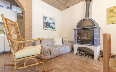 Casa Tramonti: Meubilair, Hout, Interieur Ontwerp, Fotolijst, Gebouw, Flooring, Verdieping, Stoel, Onroerend Goed, Woonkamer