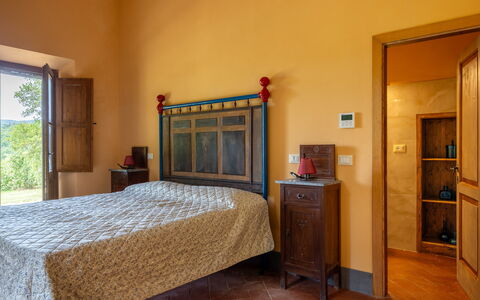 Villa Belvedere - Ambra: Muur, Meubilair, Slaapkamer, Interieur Ontwerp, Hout, Flooring, Bed, Laken, Verdieping, Bedding