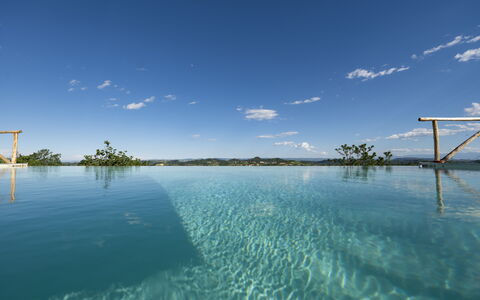 Relais Casa Clara - Roero - Langhe, Piemonte: Water, Lucht, Wolk, Watervoorraden, Natuurlijk Landschap, Azure, Fabriek, Meer, Kust En Oceanic Landvormen, Boom