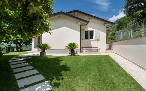 Luxury Green Marignana Villa, Versilia, Pool, Ac,: Fabriek, Gebouw, Eigendom, Lucht, Boom, Land Lot, Wolk, Huis, Venster, Verblijf