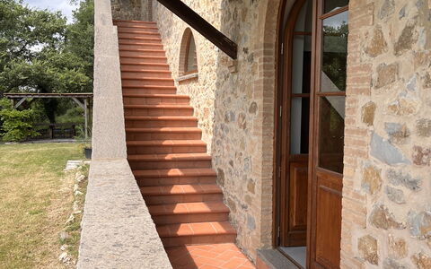 Villa Monticello: Eigendom, Fabriek, Hout, Gebouw, Lucht, Schaduw, Metselwerk, Steen, Trap