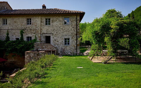 Villa Dell'abate: Fabriek, Lucht, Eigendom, Venster, Gebouw, Land Lot, Verblijf, Boom, Huis, Gras