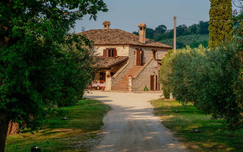 Villa Pagannoni: Fabriek, Eigendom, Lucht, Gebouw, Boom, Huis, Land Lot, Natuurlijk Landschap, Woongebied, Landelijk Gebied