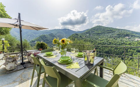 Belvedere, House With Private Pool And Garden, Rec: Tafel, Lucht, Meubilair, Wolk, Fabriek, Tableware, Bloempot, Stoel, Paraplu, Buitentafel