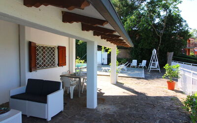Pupa House