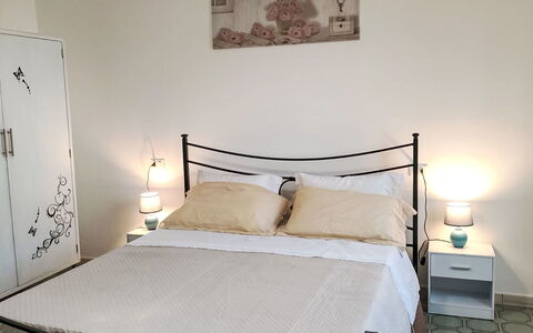 Patrizia: Bed, Slaapkamer, Bedding, Meubilair, Laken, Linens, Interieur Ontwerp, Verdieping, Bed Frame, Flooring