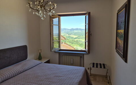 Casa Di Luca, Pool, Castelnuovo Berardenga: Huis, Slaapkamer, Linens, Bedding, Bed, Laken, Lamp, Bed Frame, Villa, Hotel