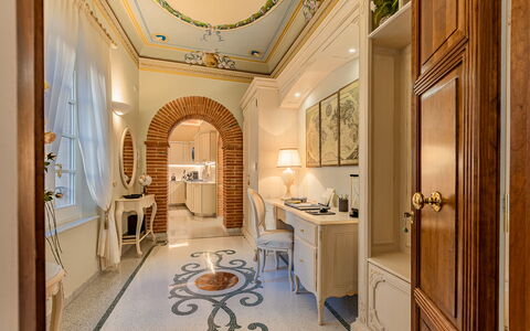 Charming Apartment Cartoni - Città Della Pieve, Um: Meubilair, Eigendom, Fotolijst, Tafel, Stoel, Interieur Ontwerp, Gebouw, Hal, Hout, Huis