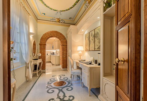 Charming Apartment Cartoni - Città Della Pieve, Um: Meubilair, Eigendom, Fotolijst, Tafel, Stoel, Interieur Ontwerp, Gebouw, Hal, Hout, Huis