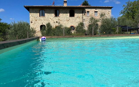 Lina - Podere Ribatti - Casole D'elsa, Toscana: Water, Gebouw, Lucht, Fabriek, Zwembad, Natuur, Boom, Vrije Tijd, Huis, Wolk