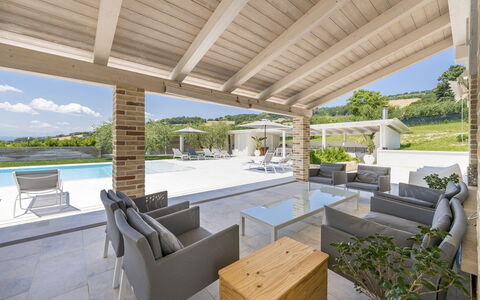 Villa Aso: Eigendom, Schaduw, Lucht, Fabriek, Buitenmeubels, Stoel, Condominium, Hout, Onroerend Goed, Woonkamer