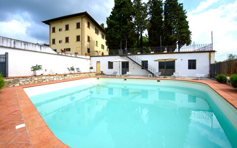 Villa Badiuzza: Water, Wolk, Fabriek, Lucht, Eigendom, Gebouw, Zwembad, Venster, Azure, Boom