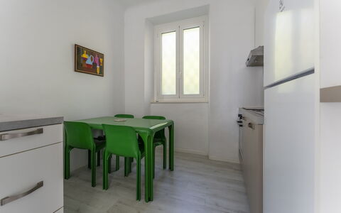 A Due Passi da Camogli 2, Seaview, Wifi: Meubilair, Tafel, Venster, Gebouw, Hout, Interieur Ontwerp, Huis, Flooring, Verdieping, Onroerend Goed