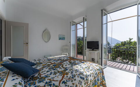 A Due Passi da Camogli 2, Seaview, Wifi: Gebouw, Eigendom, Meubilair, Fabriek, Azure, Comfort, Hout, Textiel, Interieur Ontwerp, Huis