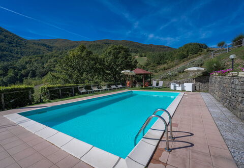 La Vecchia Fornace La Piastra Apartments - Abetone: Water, Lucht, Gebouw, Fabriek, Wolk, Zwembad, Azure, Rechthoek, Boom, Huis