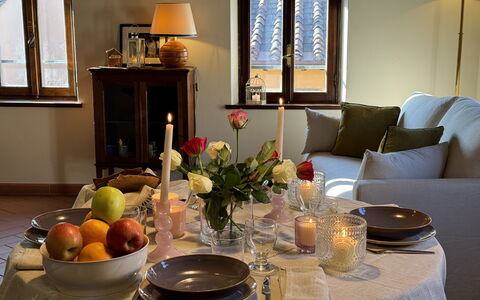 Casa Toto: Meubilair, Tableware, Tafel, Glaswerk, Interieur Ontwerp, Drinkware, Eetkamer, Serveware, Tafelkleed, Textiel