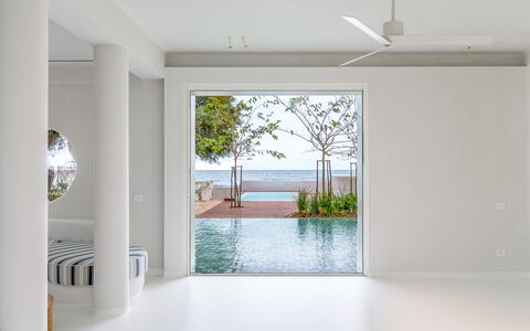 Villa Clementina: Water, Fabriek, Hout, Schaduw, Interieur Ontwerp, Verdieping, Flooring, Materiële Goederen, Rechthoek