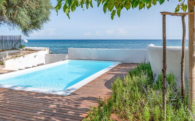 Villa Clementina: Water, Fabriek, Lucht, Watervoorraden, Eigendom, Zwembad, Azure, Rechthoek, Boom, Schaduw