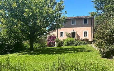 La Casa Dei Limoni, Camaiore, Pet Friendly, Wifi: Fabriek, Lucht, Dag, Eigendom, Venster, Gebouw, Natuurlijk Landschap, Boom, Vegetation, Land Lot