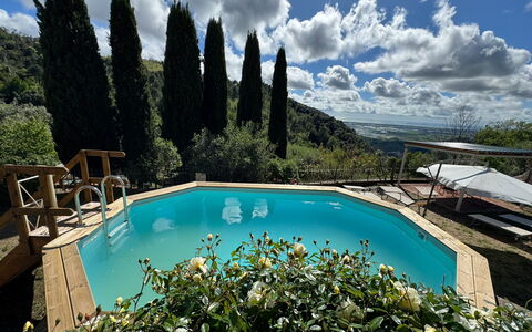 Borgo Bucatra Tramonto: Water, Wolk, Lucht, Fabriek, Zwembad, Azure, Gebouw, Natuurlijk Landschap, Boom, Vegetation