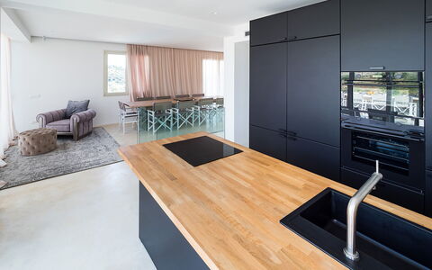 Casabella - Avola, Sicilia: Meubilair, Tafel, Bankstel, Hout, Woonkamer, Cabinetry, Gebouw, Interieur Ontwerp, Architectuur, Flooring