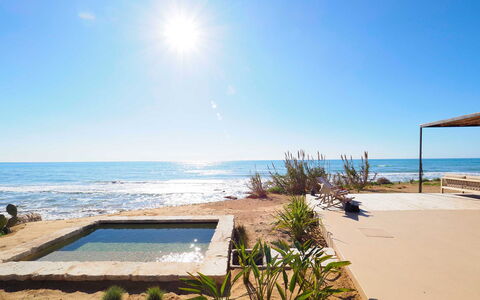 Casa Ninfa - Ispica, Sicilia: Water, Lucht, Fabriek, Eigendom, Licht, Azure, Zonlicht, Kust En Oceanic Landvormen, Schaduw, Horizon