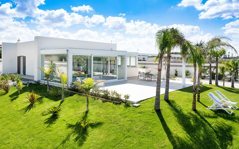 Casa Biancoverde - Marsala, Sicilia: Wolk, Lucht, Fabriek, Eigendom, Dag, Gebouw, Azure, Land Lot, Venster, Stedelijk Ontwerp