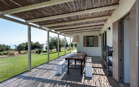 Isolina Rossa - Scicli, Sicilia: Eigendom, Fabriek, Gebouw, Schaduw, Hout, Interieur Ontwerp, Venster, Flooring, Veranda, Verdieping