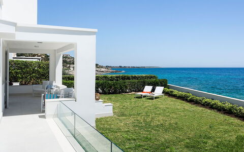 Mariposa - Fontane Bianche, Sicilia: Water, Lucht, Eigendom, Azure, Fabriek, Schaduw, Land Lot, Gebouw, Stedelijk Ontwerp, Rechthoek