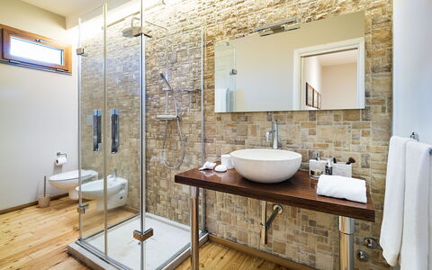 Casa Bedda - Viagrande, Sicilia: Spiegel, Kraan, Wastafel, Loodgieterswerkinrichting, Eigendom, Wastafel In De Badkamer, Badkamer, Hout, Interieur Ontwerp, Gebouw