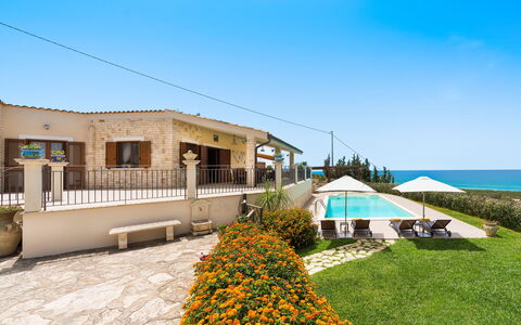 Villa Vistamare - Montallegro, Sicilia: Lucht, Fabriek, Gebouw, Bloem, Venster, Wolk, Huis, Land Lot, Verblijf, Woongebied