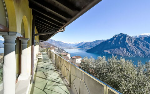 Xino Terrace View: Boot, Appartement, Watercraft, Balkon, Buitenmeubels, Stoel, Jachthaven, Naval Architecture, Haven, Haven