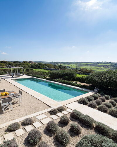 Villa Carmelita - Ragusa, Sicilia: Lucht, Water, Wolk, Zwembad, Fabriek, Gebouw, Rechthoek, Condominium, Stedelijk Ontwerp, Boom