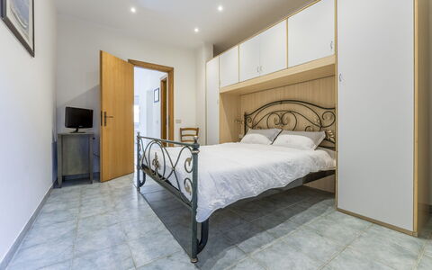 Casa Verdi,near The Beach - Viareggio, Toscana: Meubilair, Eigendom, Comfort, Hout, Gebouw, Interieur Ontwerp, Bed, Bed Frame, Verdieping