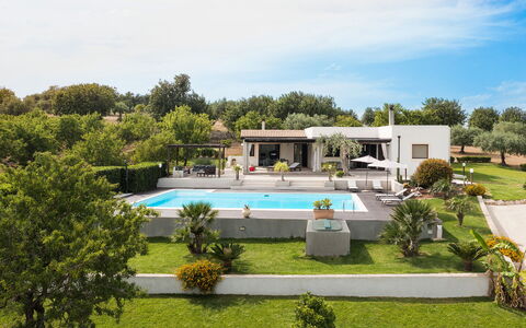Casa Cortese - Noto, Sicilia: Fabriek, Lucht, Wolk, Water, Zwembad, Boom, Gras, Vrije Tijd, Stedelijk Ontwerp, Landschap
