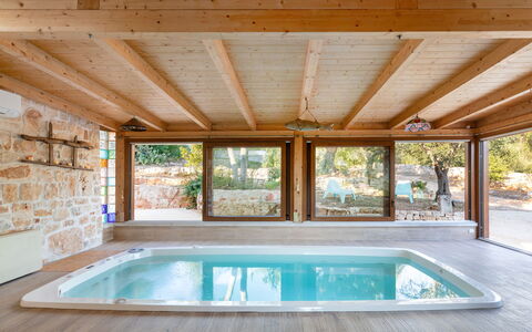 Trulli Di Grieco: Water, Eigendom, Azure, Zwembad, Gebouw, Interieur Ontwerp, Architectuur, Schaduw, Vrije Tijd, Hout