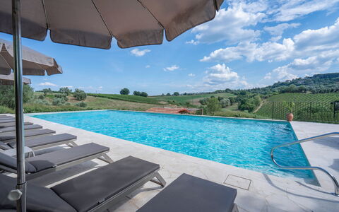 Coratina Spereto Apartment with Pool, Montaione: Zwembad, Buitenmeubels, Ligstoel, Toevlucht, Thermae, Eco Hotel, Stoel, Badplaats, Chaise Longue, Villa