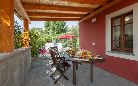 Casa Iris - Versilia, Holiday Home with Pool: Meubilair, Eigendom, Tafel, Gebouw, Fabriek, Stoel, Hout, Schaduw, Interieur Ontwerp, Venster