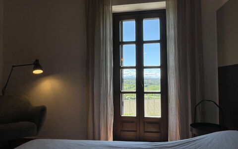 Casa 'il Nocciolo': Eigendom, Meubilair, Gebouw, Comfort, Licht, Venster, Hout, Schaduw, Verlichting, Bed Frame