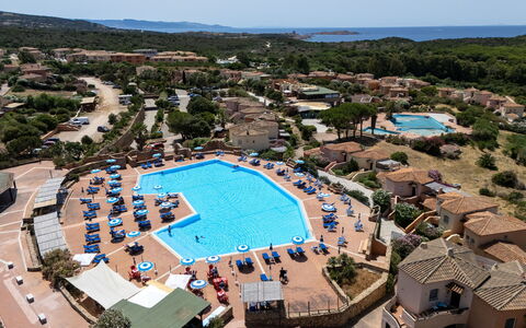 Isola Rossa 717: Blauw, Balkon, Leuning, Appartement, Hek, Zee, Toevlucht, Condominium, Zwembad, Hotel