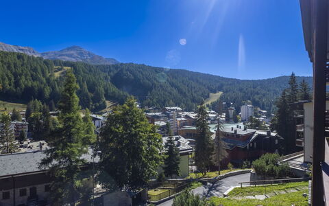 Masserini View Apartment: Landschap, Heuvel Station, Bergketen, Helling, Lariks, Alpen, Vallei, Bergdorp, Ridge