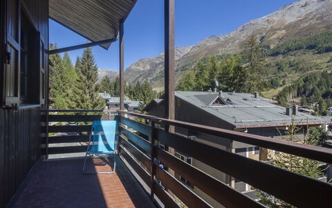 Masserini View Apartment: Bergketen, Heuvel Station, Vallei, Hardwood, Siding, Ridge, Lariks, Beits, Alpen, Balkon