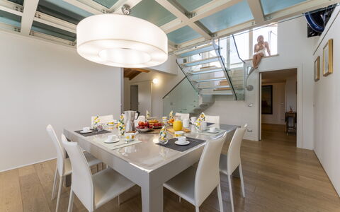 Casa del Marchese, Pool, Wifi, Castell' Arquato: Tafel, Meubilair, Voedsel, Stoel, Interieur Ontwerp, Tableware, Keuken En Eettafel, Flooring, Verdieping, Hout