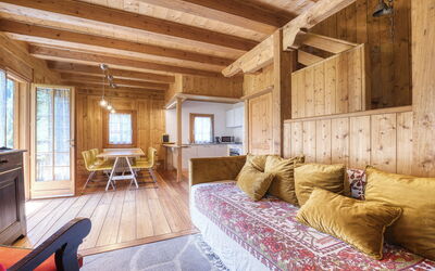 Chalet Borgo Walser Testa 9: Meubilair, Comfort, Gebouw, Venster, Hout, Interieur Ontwerp, Tafel, Woonkamer, Verdieping, Flooring