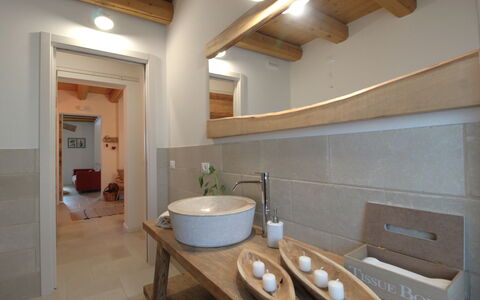 Oasi Casamaras, Brenta River, Wifi, Ac: Eigendom, Meubilair, Kraan, Loodgieterswerkinrichting, Gebouw, Hout, Wastafel, Badkamer, Comfort, Interieur Ontwerp